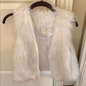 Vest.. white furry EUC